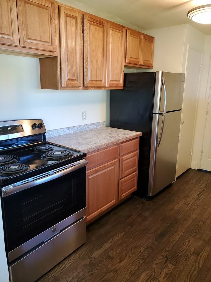 1800 Linwood St - Photo 4 of 20