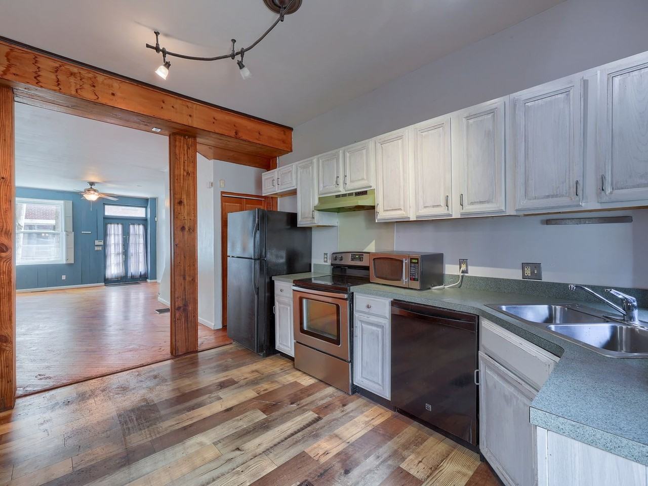 1624 Penn St - Photo 5 of 26