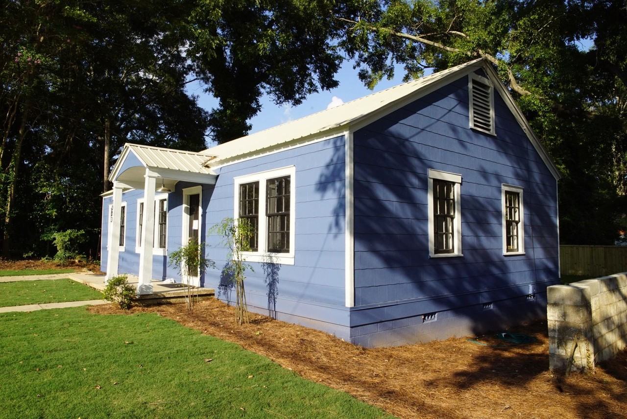 1003 Auburn St - Photo 5 of 13