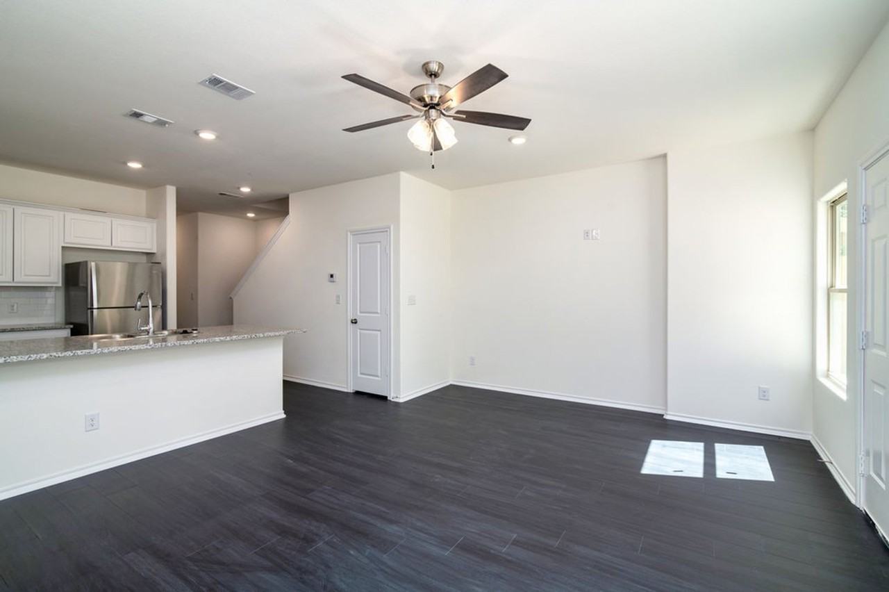 805 S 6th St #2 - Photo 2 of 16
