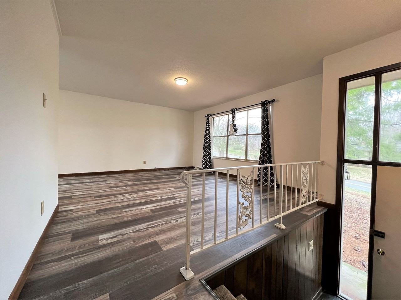 11518 Midhurst Dr - Photo 2 of 24