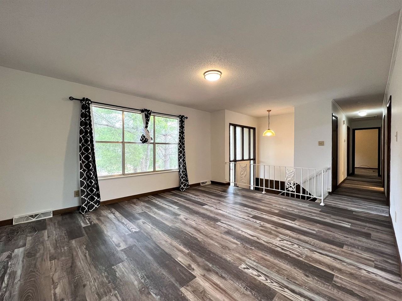 11518 Midhurst Dr - Photo 3 of 24