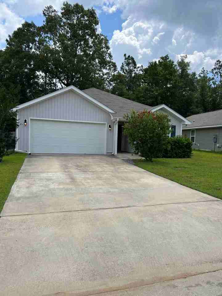 5811 Blackhorse Cir - Photo 2 of 32