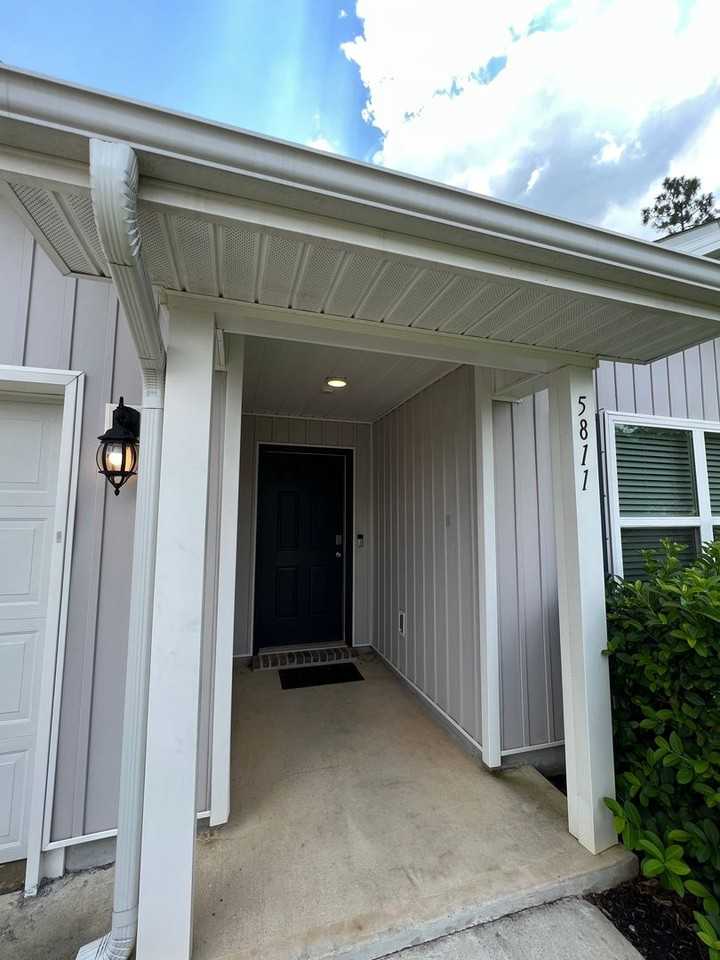5811 Blackhorse Cir - Photo 3 of 32