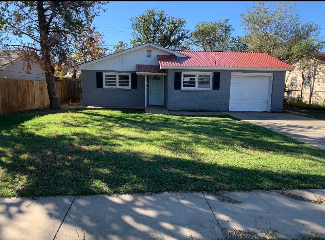 4517 49th St - Photo 3 of 13