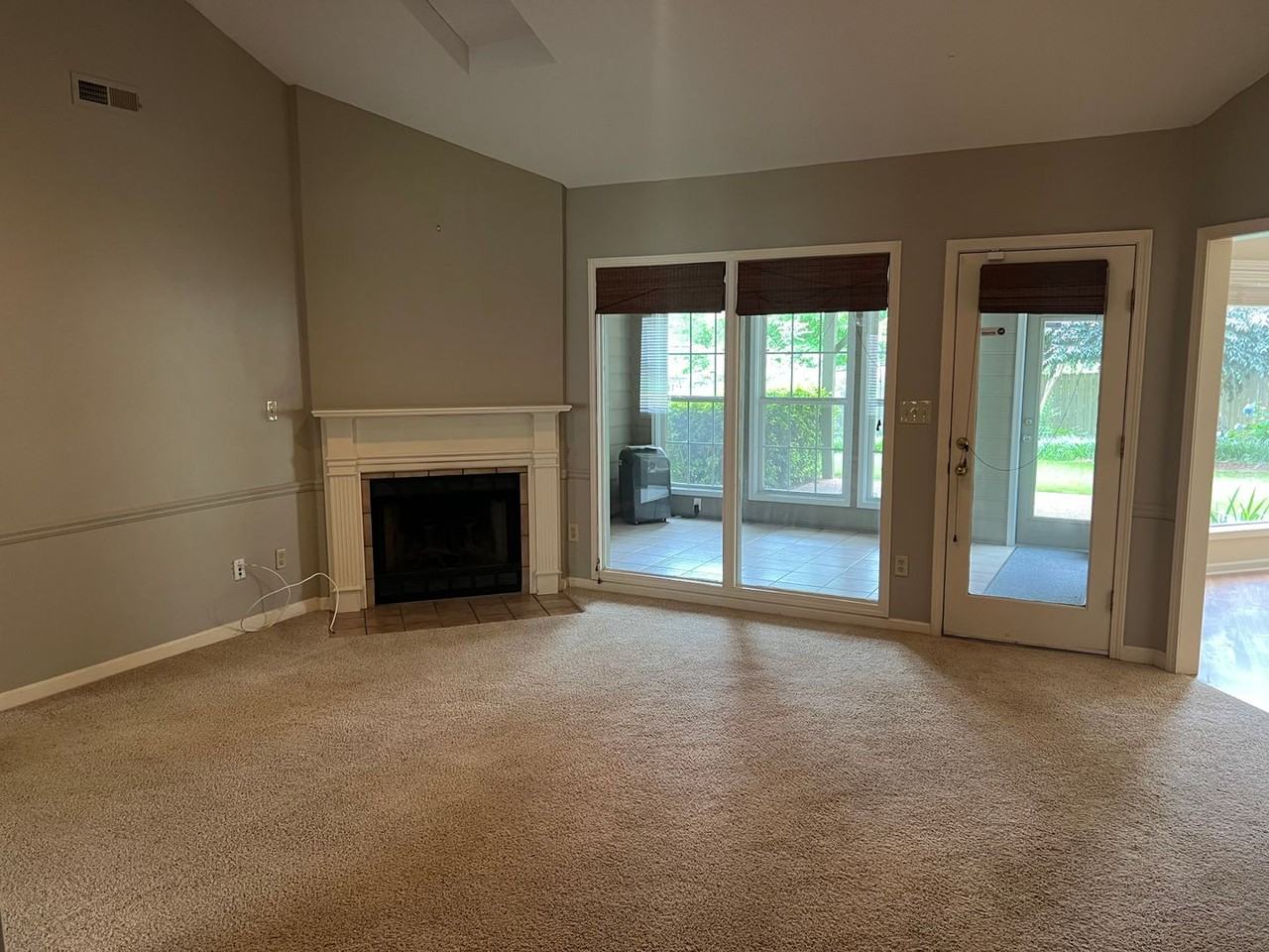 809 Ashland Dr - Photo 2 of 14