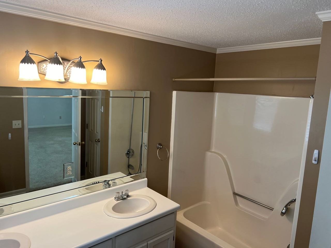 809 Ashland Dr - Photo 7 of 14