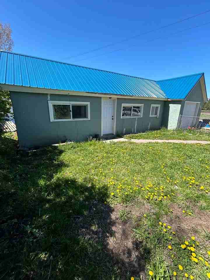 194 2nd Avenue West N - Photo 2 of 8