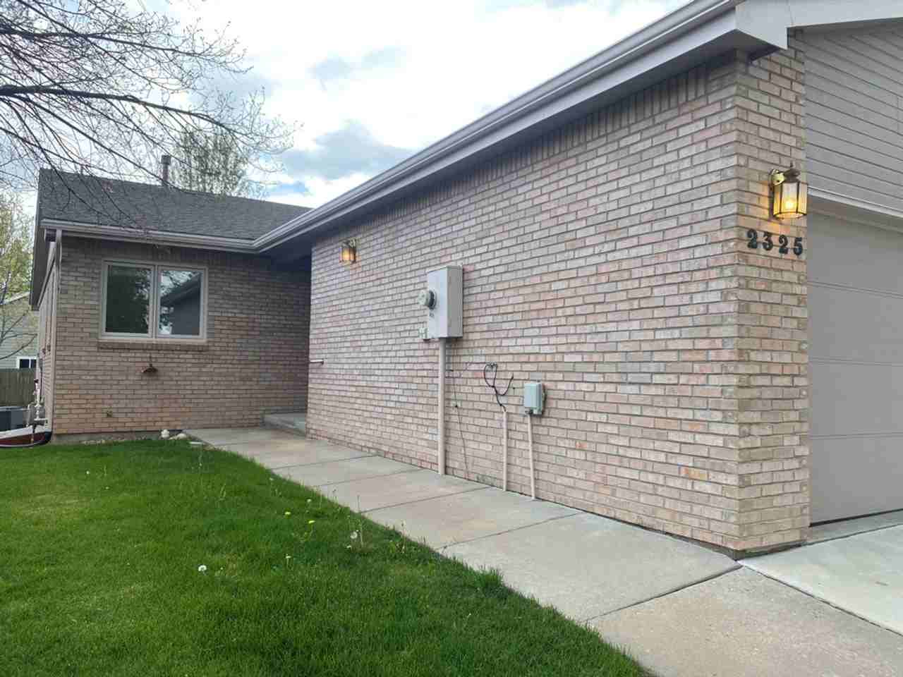 2325 Northbrook Dr - Photo 4 of 49