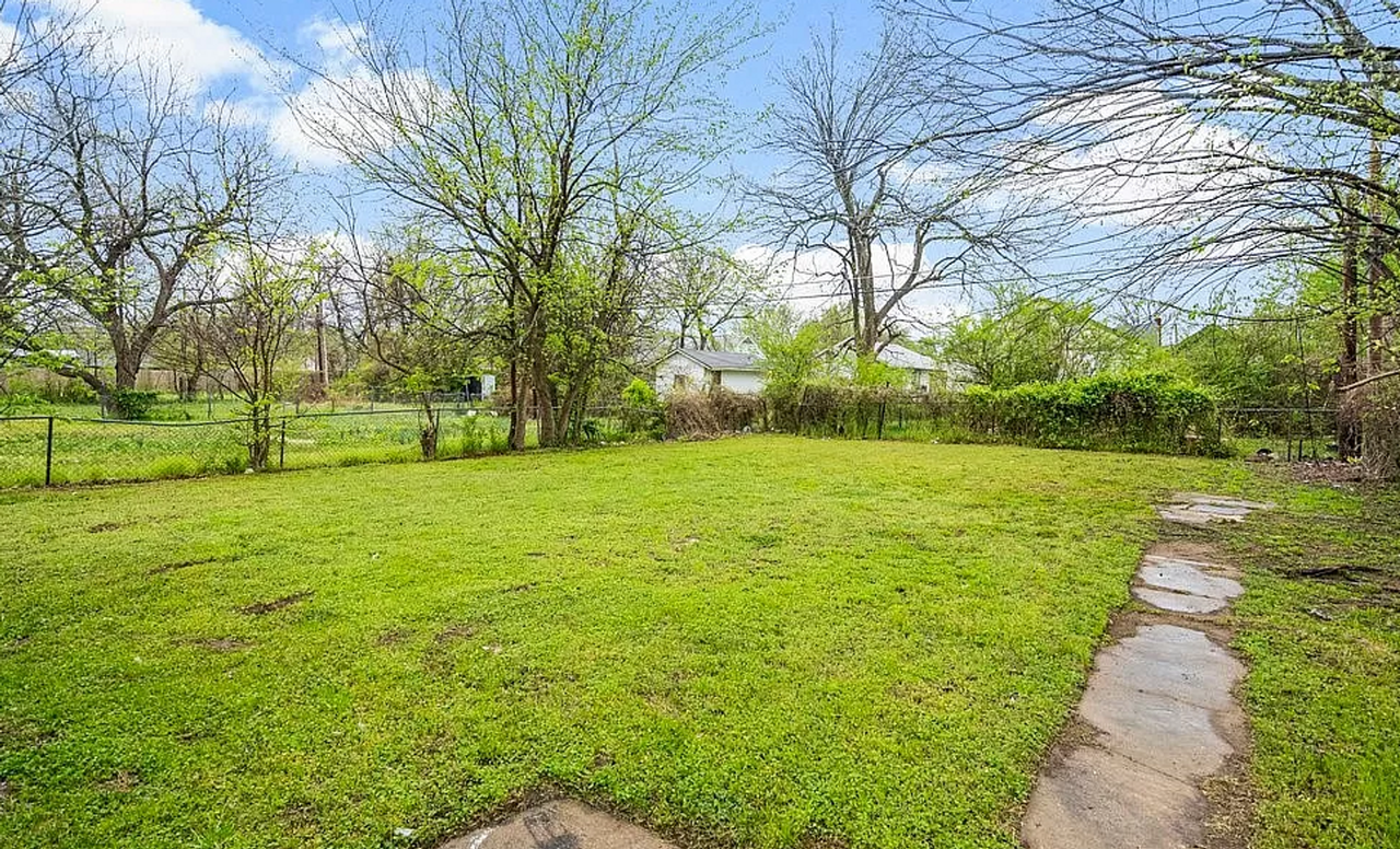 311 E Virgin St - Photo 3 of 29