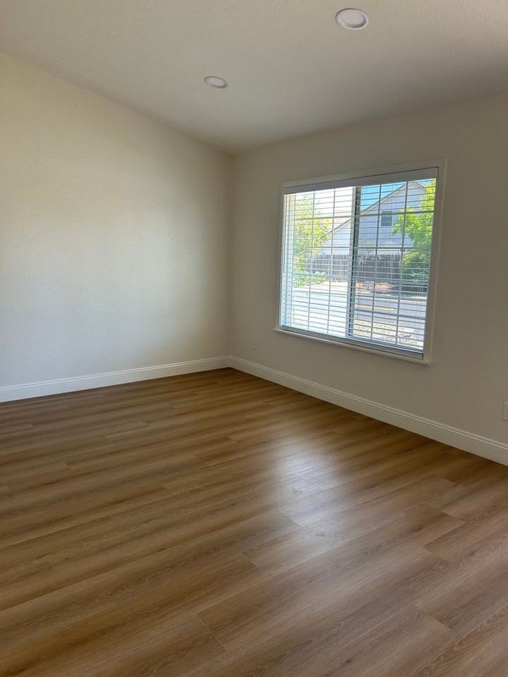 2813 Vista Palomar - Photo 3 of 23