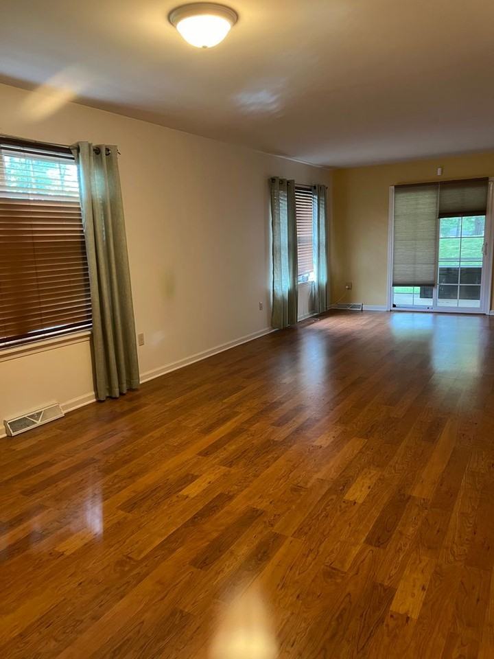 600 Crestgate Pl - Photo 3 of 8