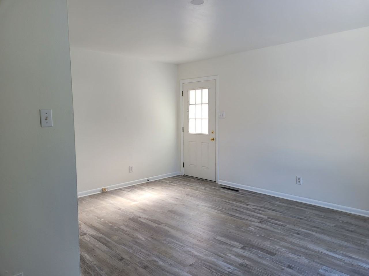 1424 N 22nd St - Photo 2 of 8