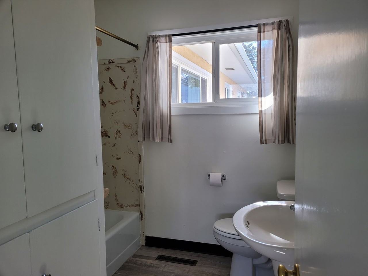 1424 N 22nd St - Photo 6 of 8