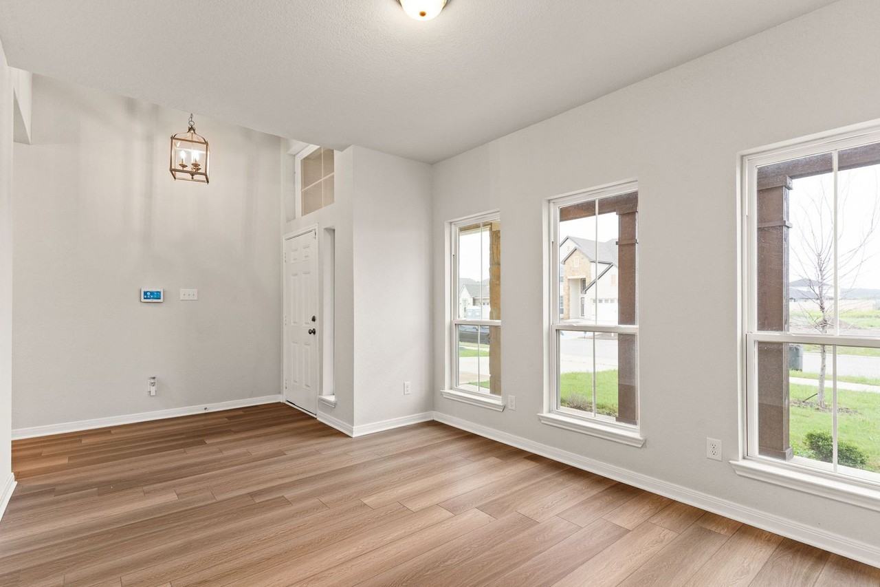 7101 Mcgregor Loop - Photo 2 of 15