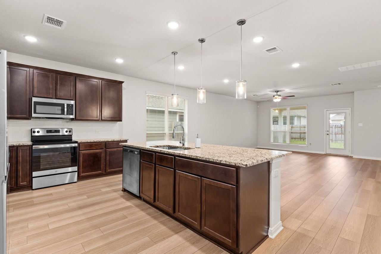 7101 Mcgregor Loop - Photo 3 of 15