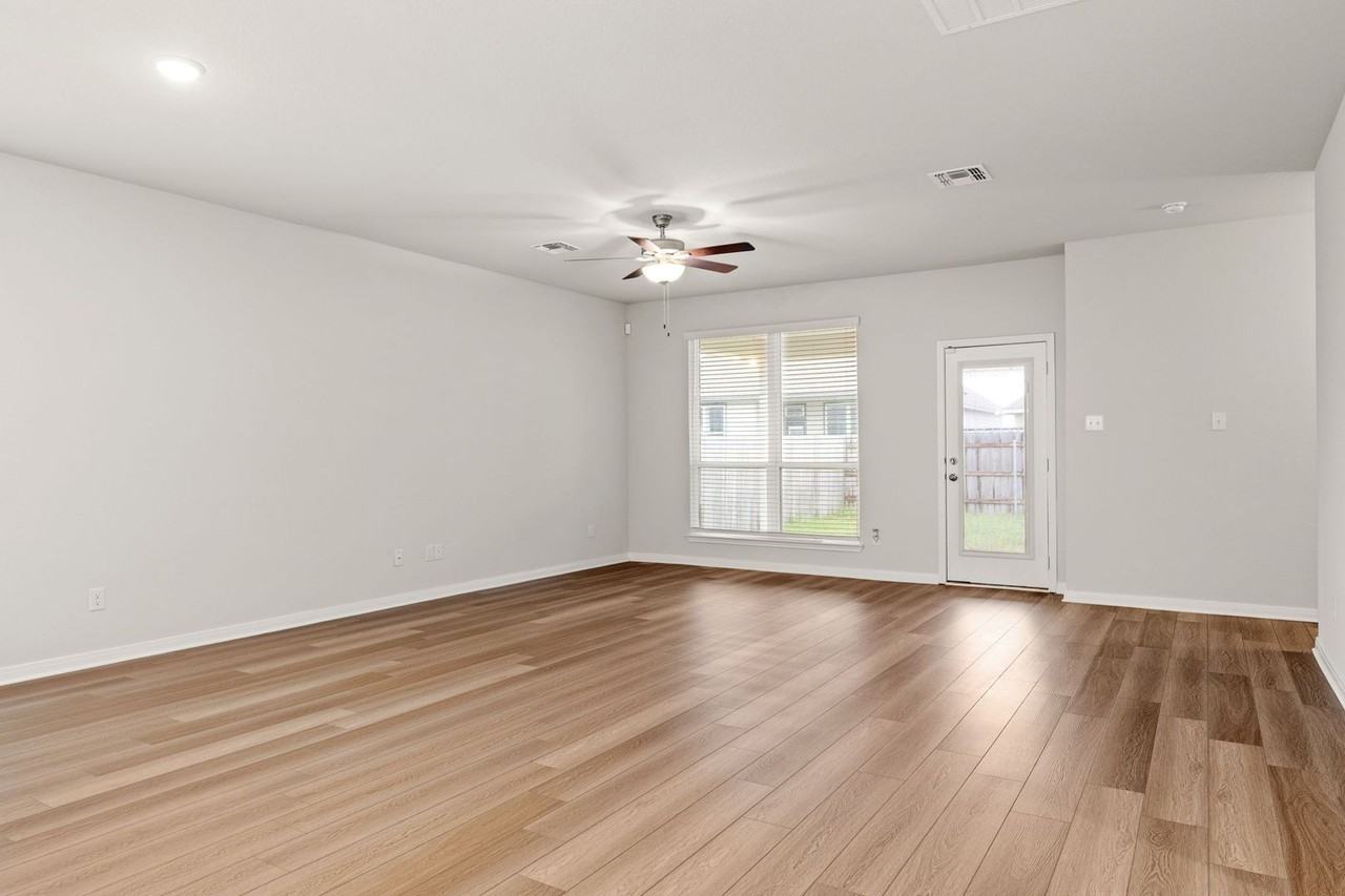 7101 Mcgregor Loop - Photo 7 of 15