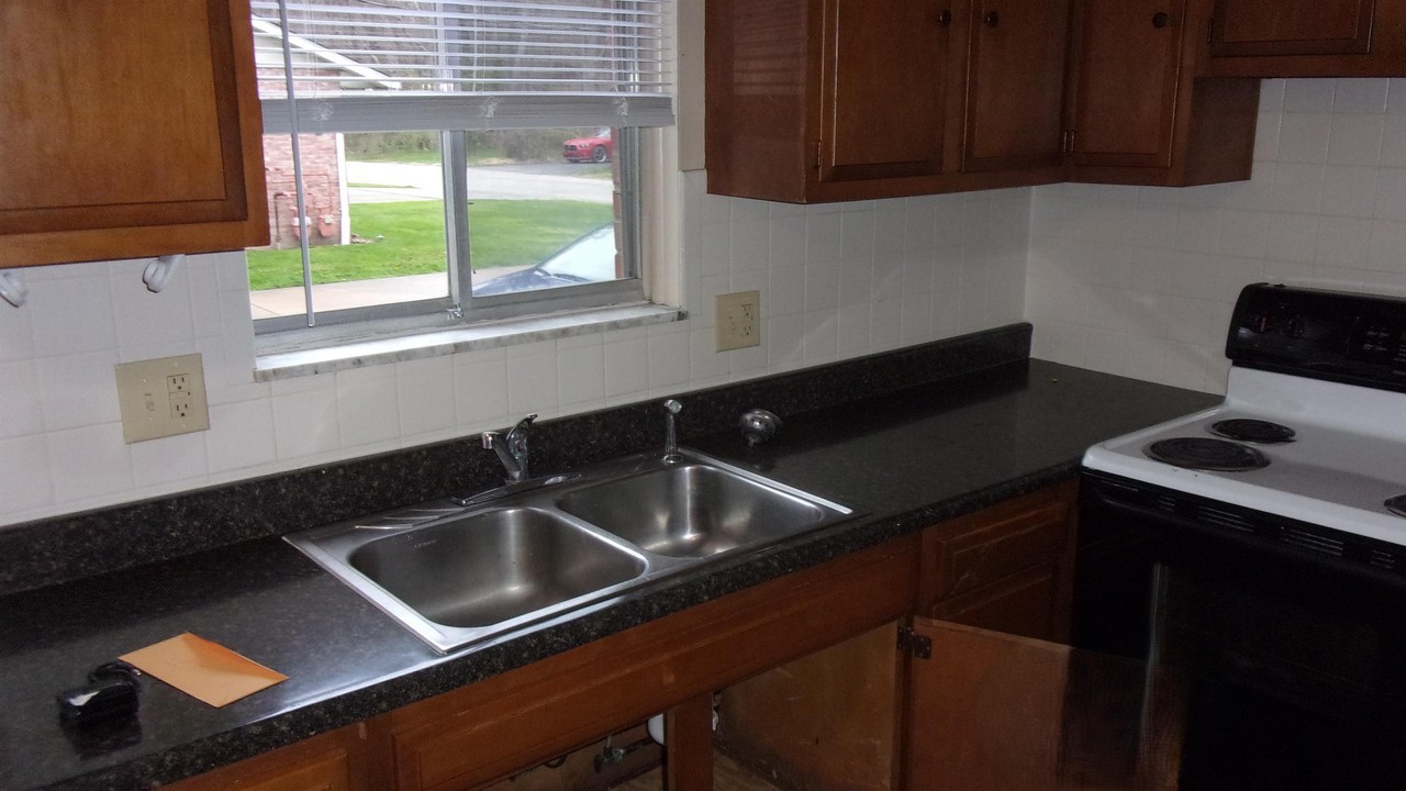 460 Laurel Dr #L460 - Photo 3 of 9