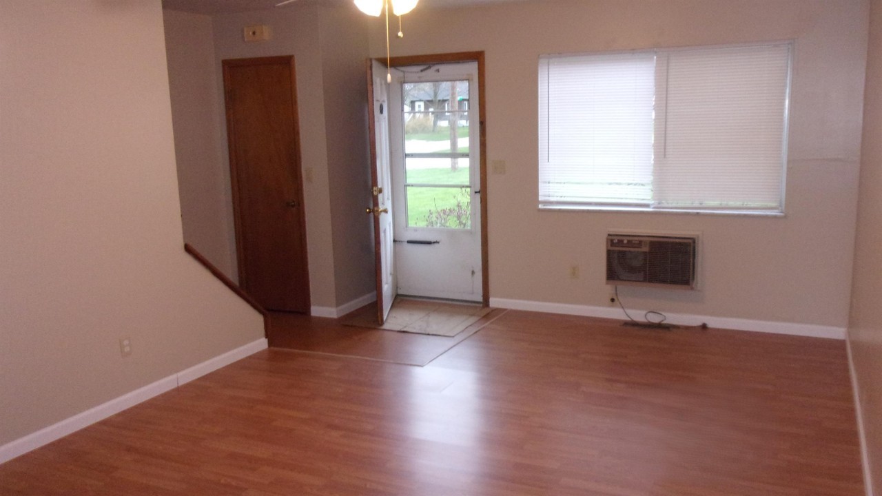 460 Laurel Dr #L460 - Photo 5 of 9