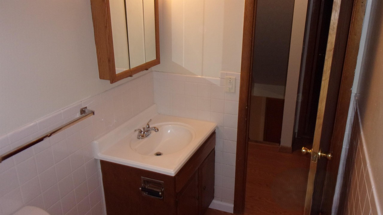 460 Laurel Dr #L460 - Photo 7 of 9