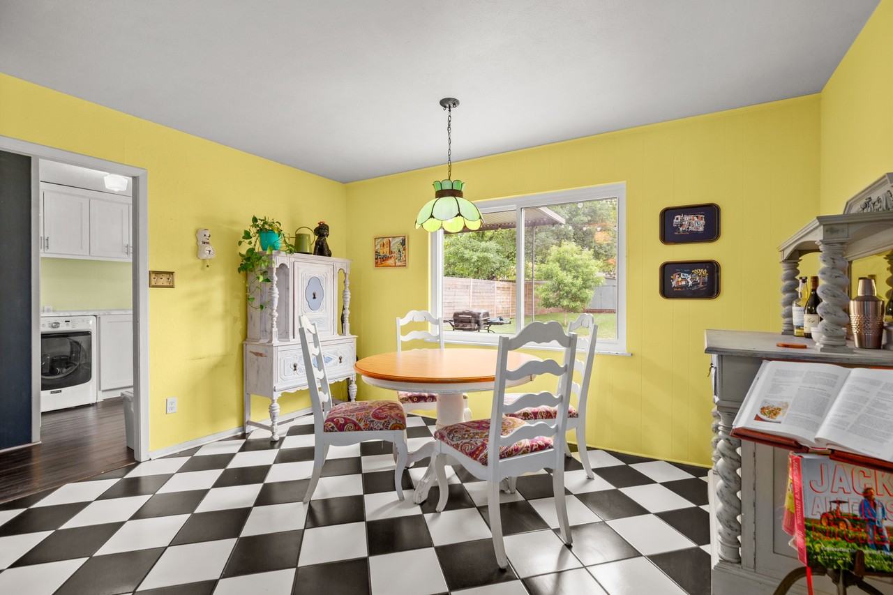 408 Ramble Ln - Photo 4 of 27