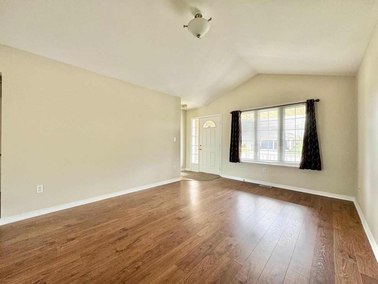 11 Alma Dr #MAIN - Photo 2 of 15