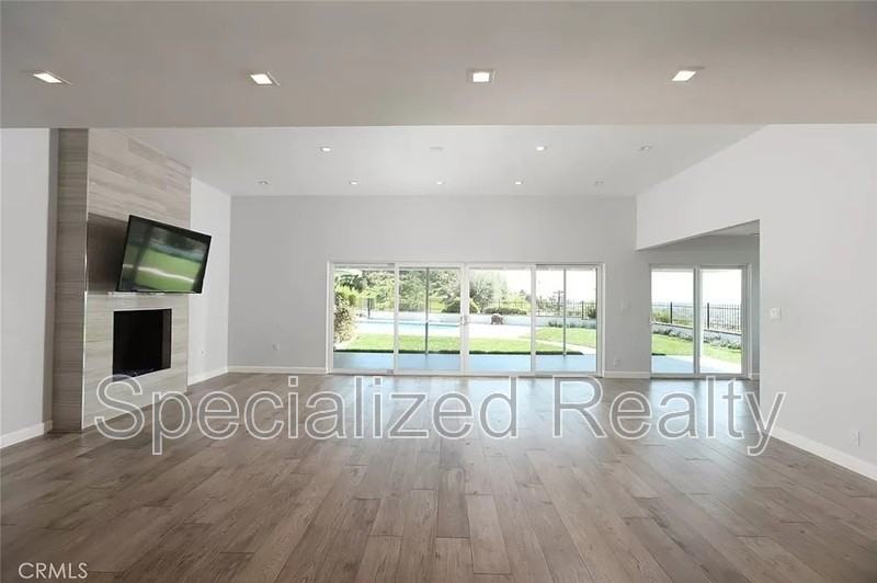 1640 Cumberland Ter - Photo 4 of 17