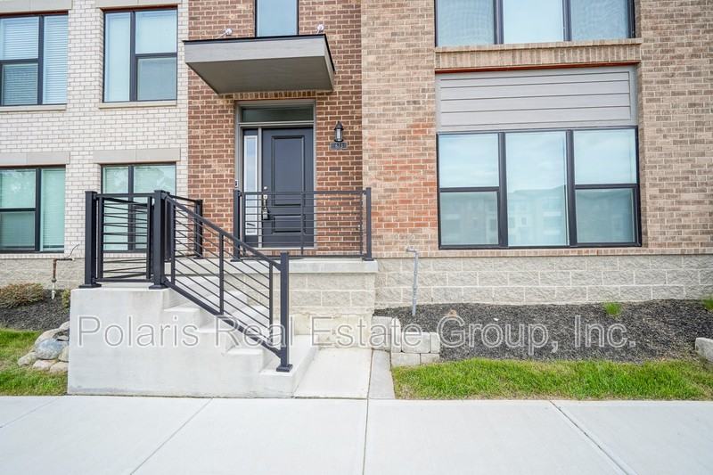 673 Golborne St - Photo 2 of 36
