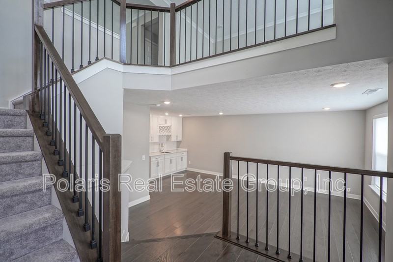 673 Golborne St - Photo 3 of 36