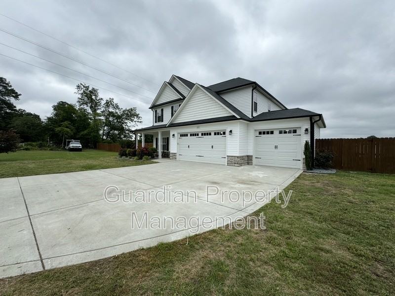 275 Woodington Rd - Photo 3 of 32