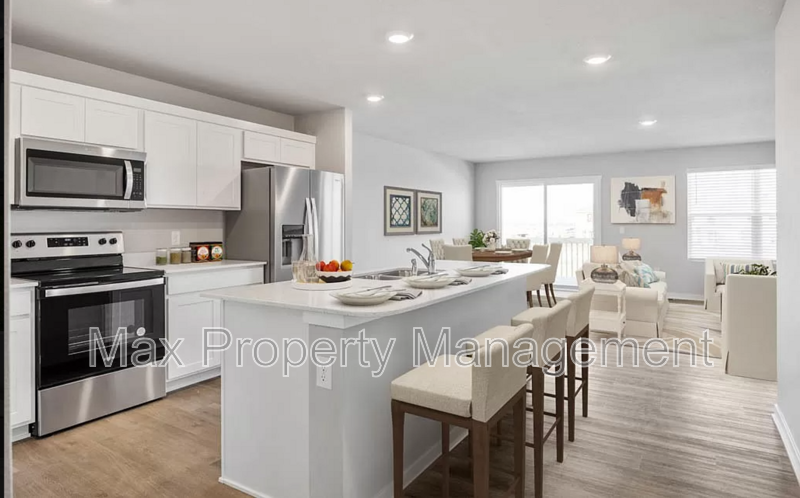 4321 Ne 15th St - Photo 2 of 13