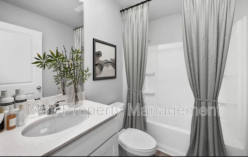 4321 Ne 15th St - Photo 7 of 13