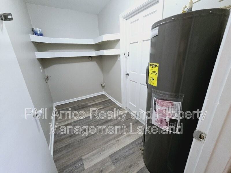 3323 S Polk Ave - Photo 5 of 12