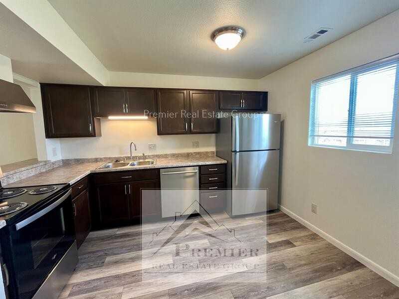 2433 Cherokee Park Pl - Photo 6 of 10
