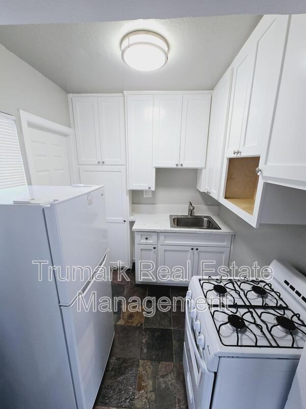 429 W Garfield Ave #C - Photo 2 of 12