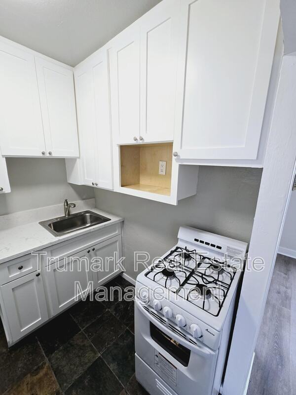 429 W Garfield Ave #C - Photo 4 of 12