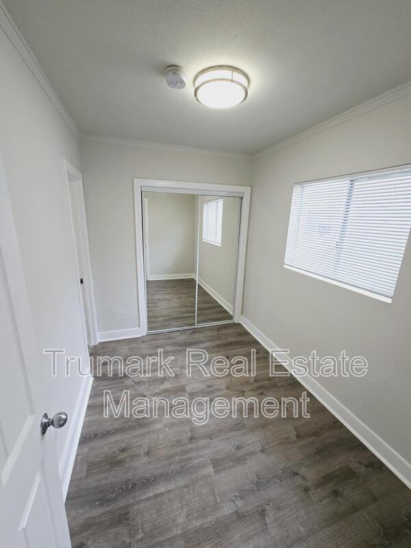 429 W Garfield Ave #C - Photo 6 of 12