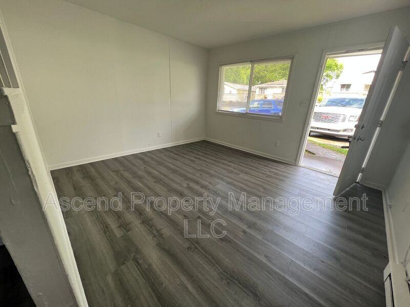 1206 Sholar Ave #B - Photo 6 of 8