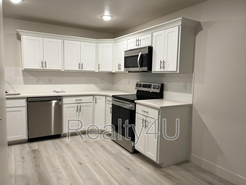 2244 N Canyon Rd - Photo 5 of 15