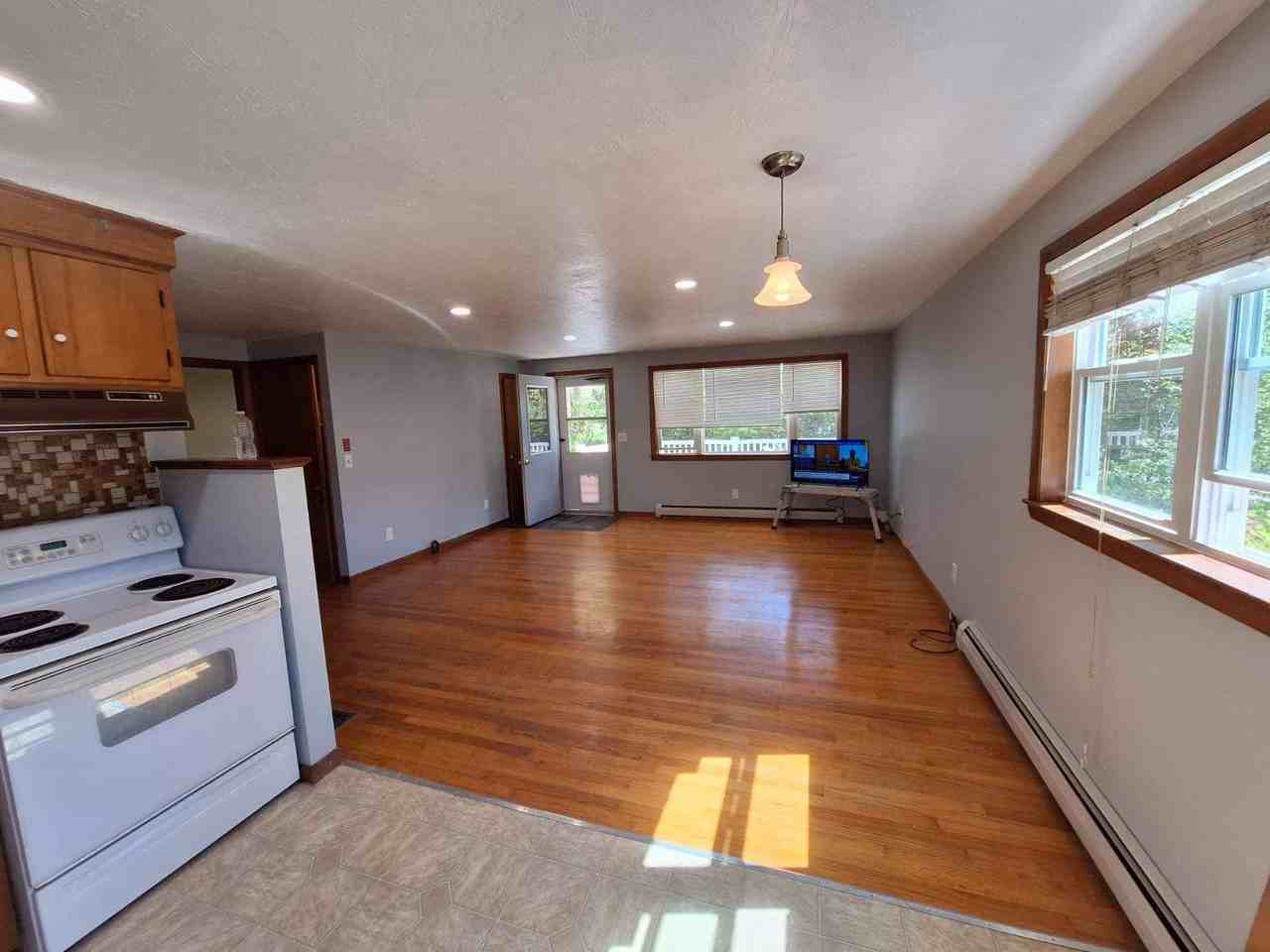 46 Glenn St #1 - Photo 2 of 8