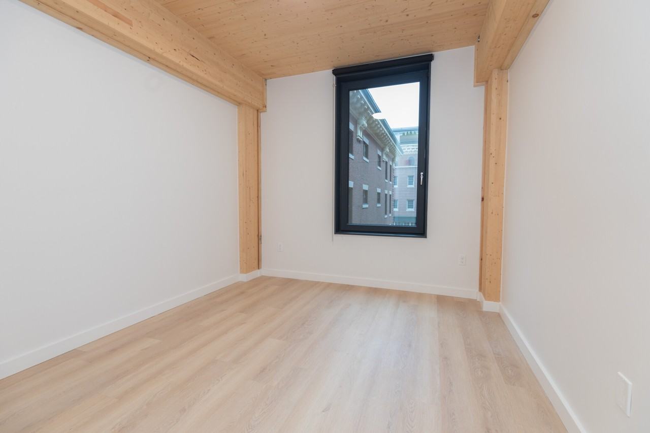 E Lenox St #202 - Photo 4 of 27