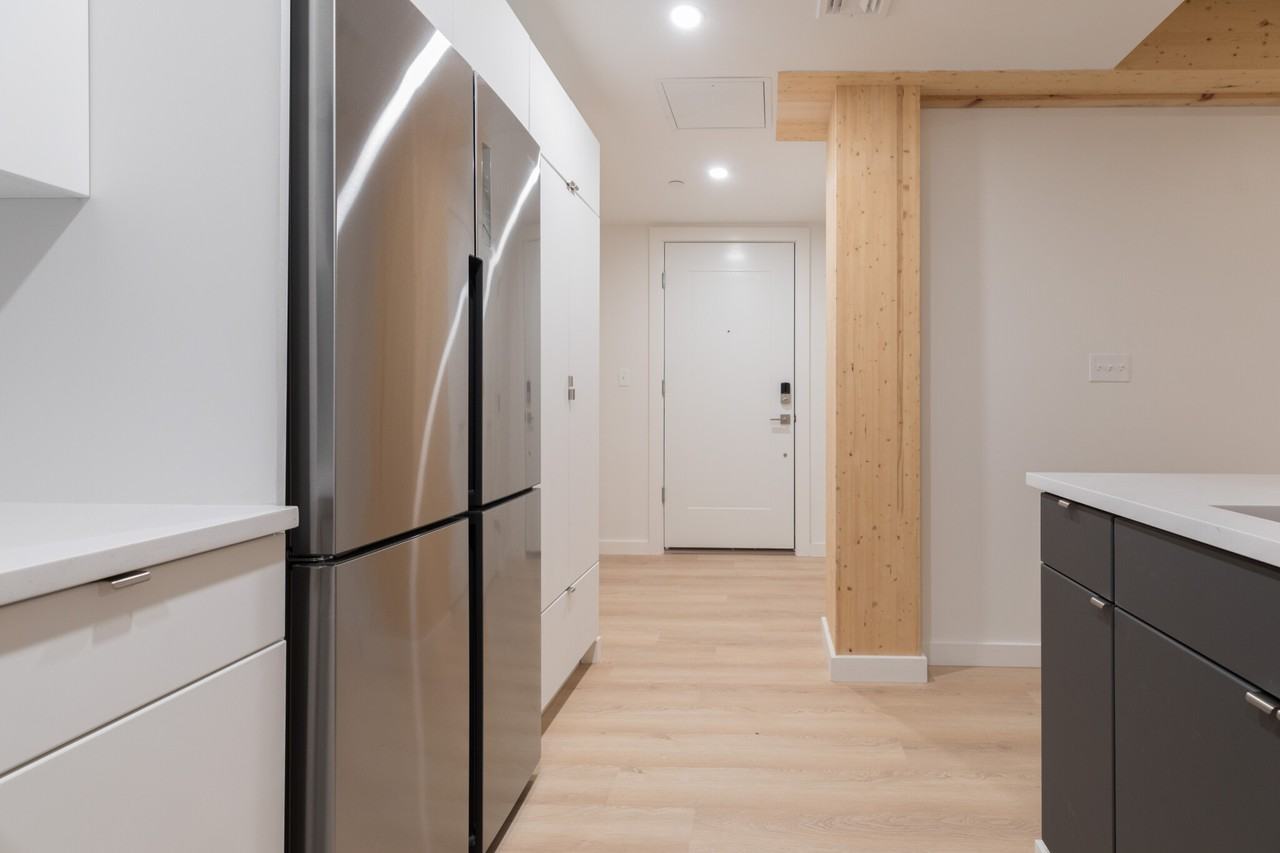 E Lenox St #202 - Photo 7 of 27