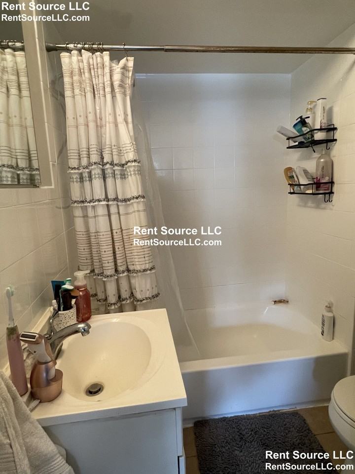 1100 Cambridge St #1102F - Photo 7 of 10