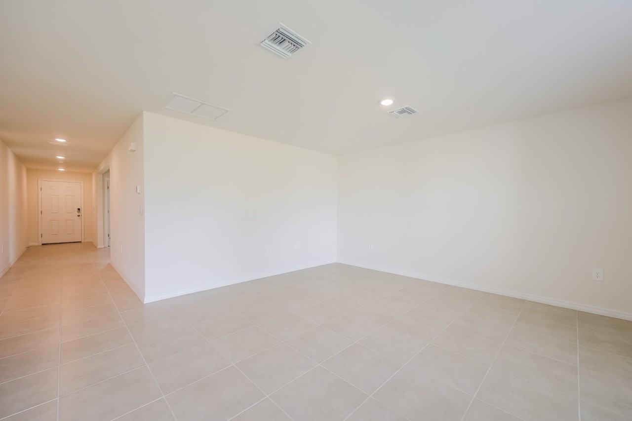 2815 52nd St W - Photo 7 of 19