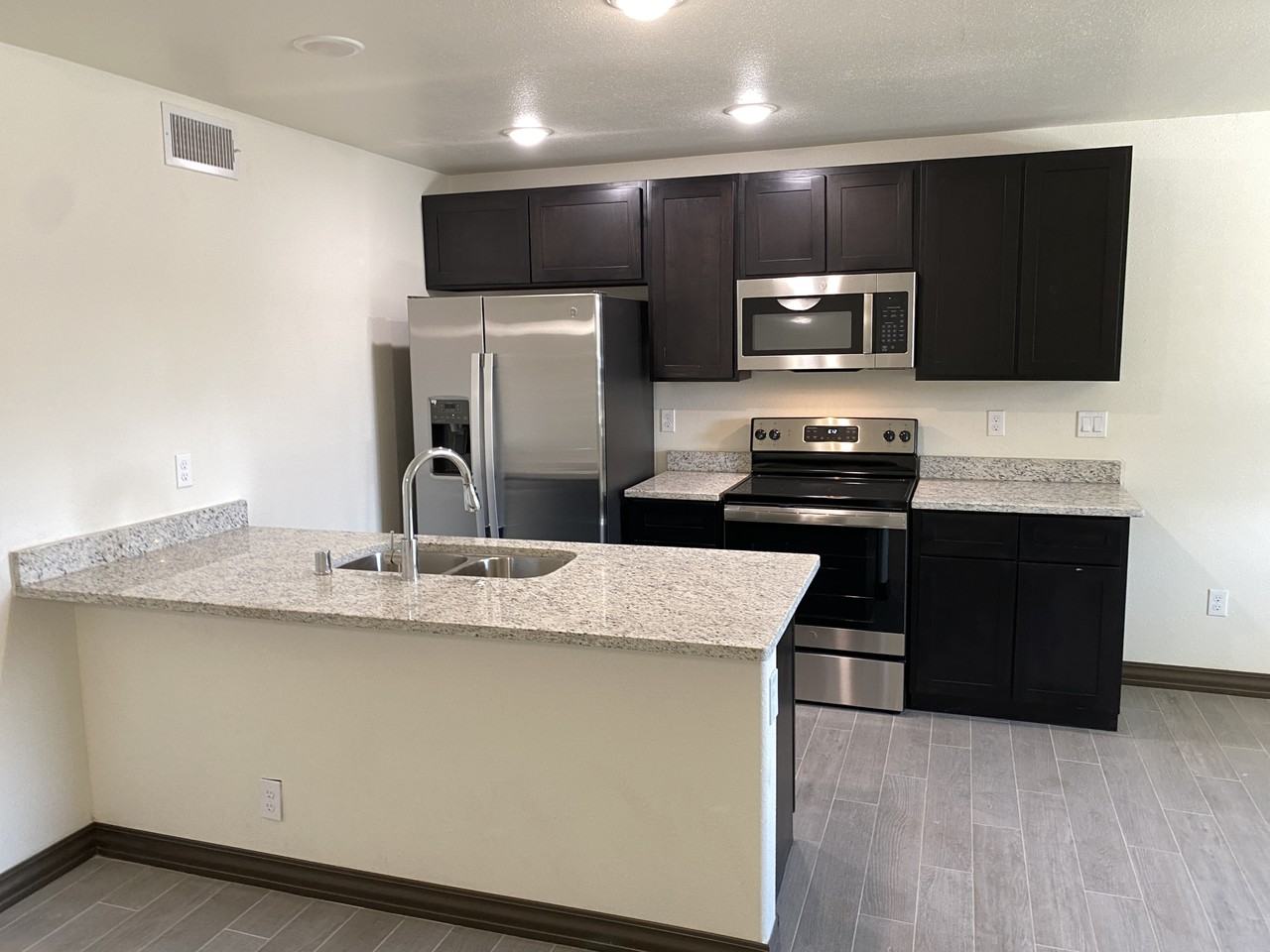 107 Linden St #3C - Photo 5 of 9