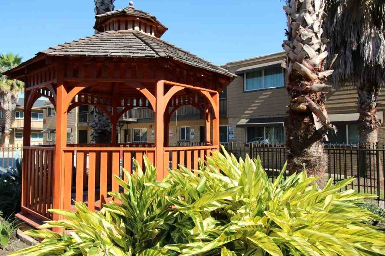 Long Point Plaza Apartments - Photo 3 of 45