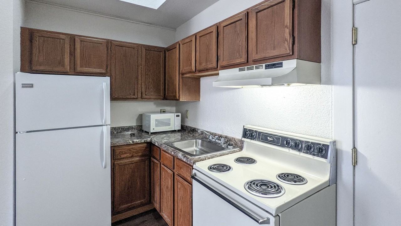 Gardner - Photo 3 of 17