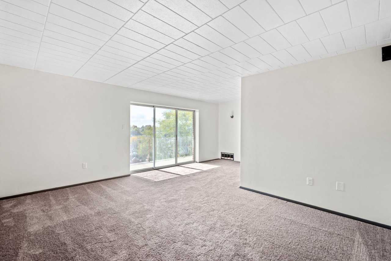 2434-2440 Brownsville Road - Photo 7 of 37
