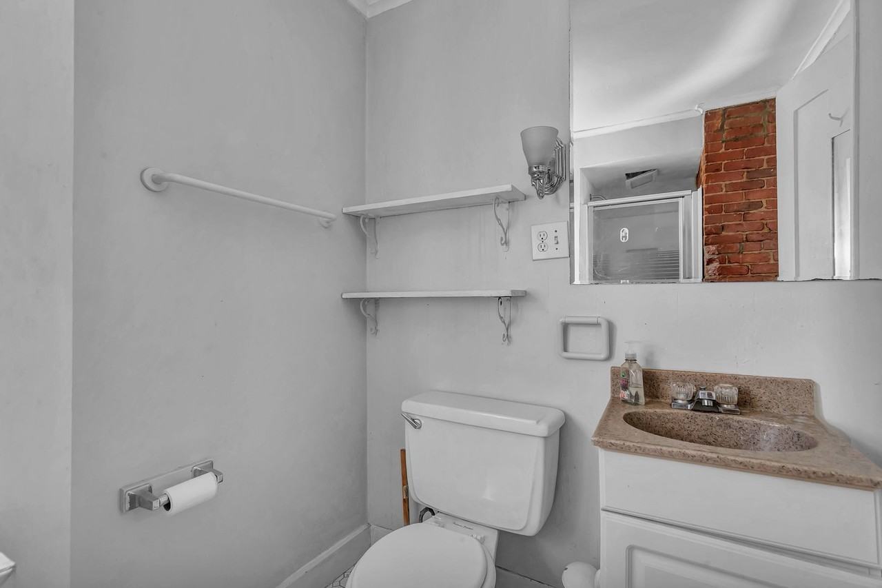 115 Dwight Street - Photo 5 of 10