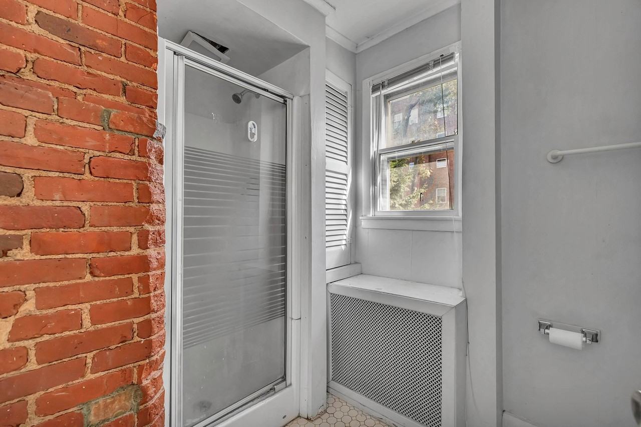 115 Dwight Street - Photo 6 of 10